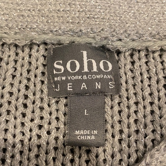 Soho Women's Gray Cable Knit Sweater. Size L. Sparkly with silver threads. - Picture 8 of 13